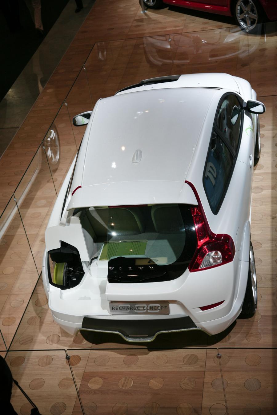  Volvo C30 ReCharge Concept 2007 года  (фото 6 из 19)